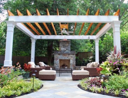 40 Best Patio Designs with Pergola and Fireplace - Covered Outdoor ...